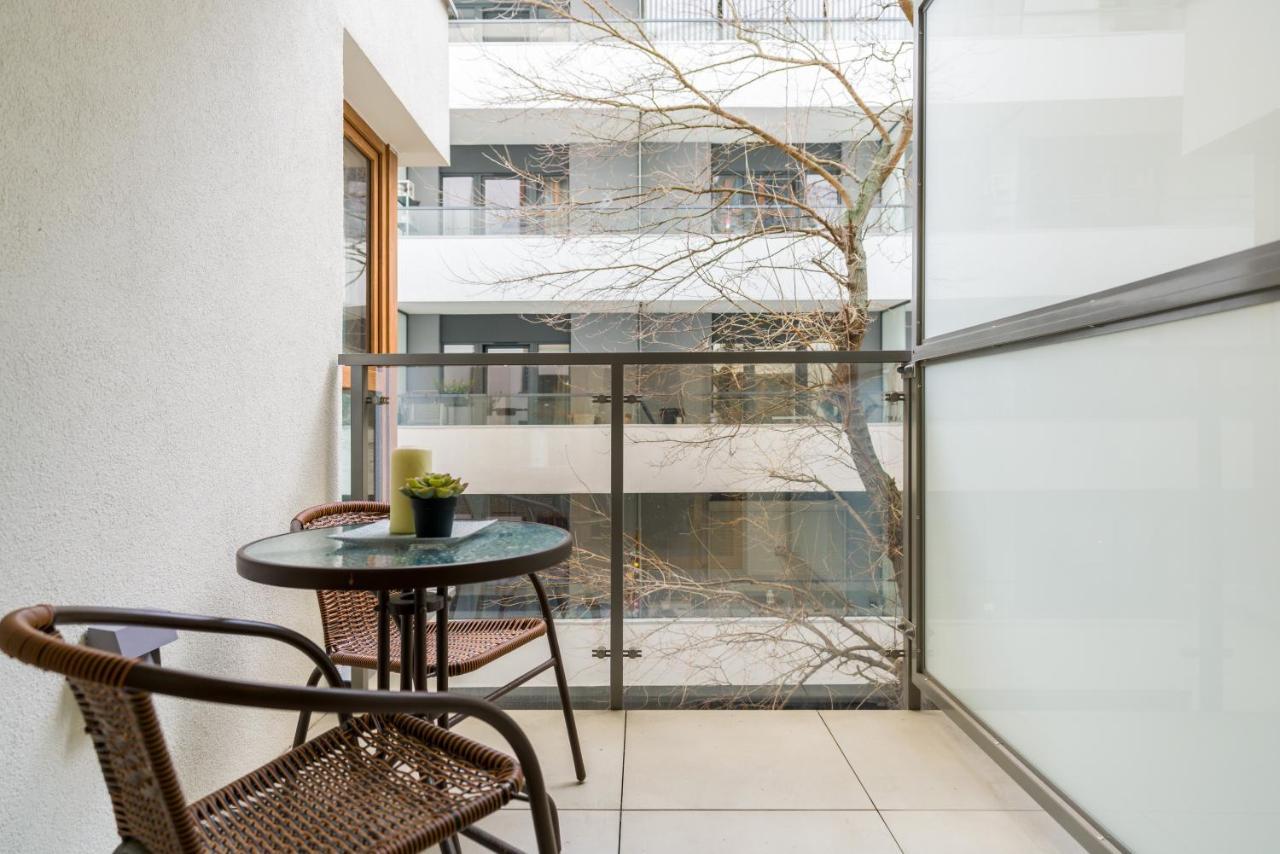 Villa Venecja Apartment Chwaliszewo With Free Garage City Center By Noclegi Renters Poznań Exterior foto